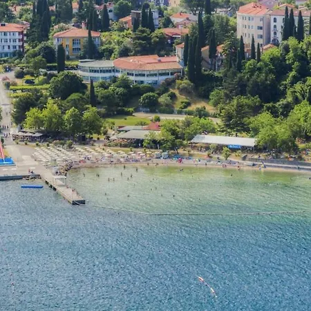 Hisa Ivancic * Sared