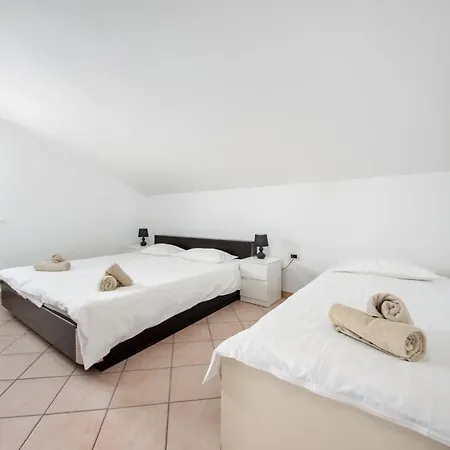 Hisa Ivancic Apartman Sared