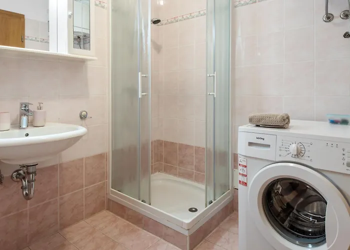 Hisa Ivancic شقة Sared